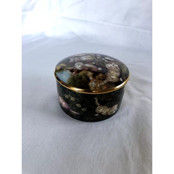 Enamel Trinket Music Box Kittens InThe Meadow Scholz1997 4th issue - Picture 2 of 4